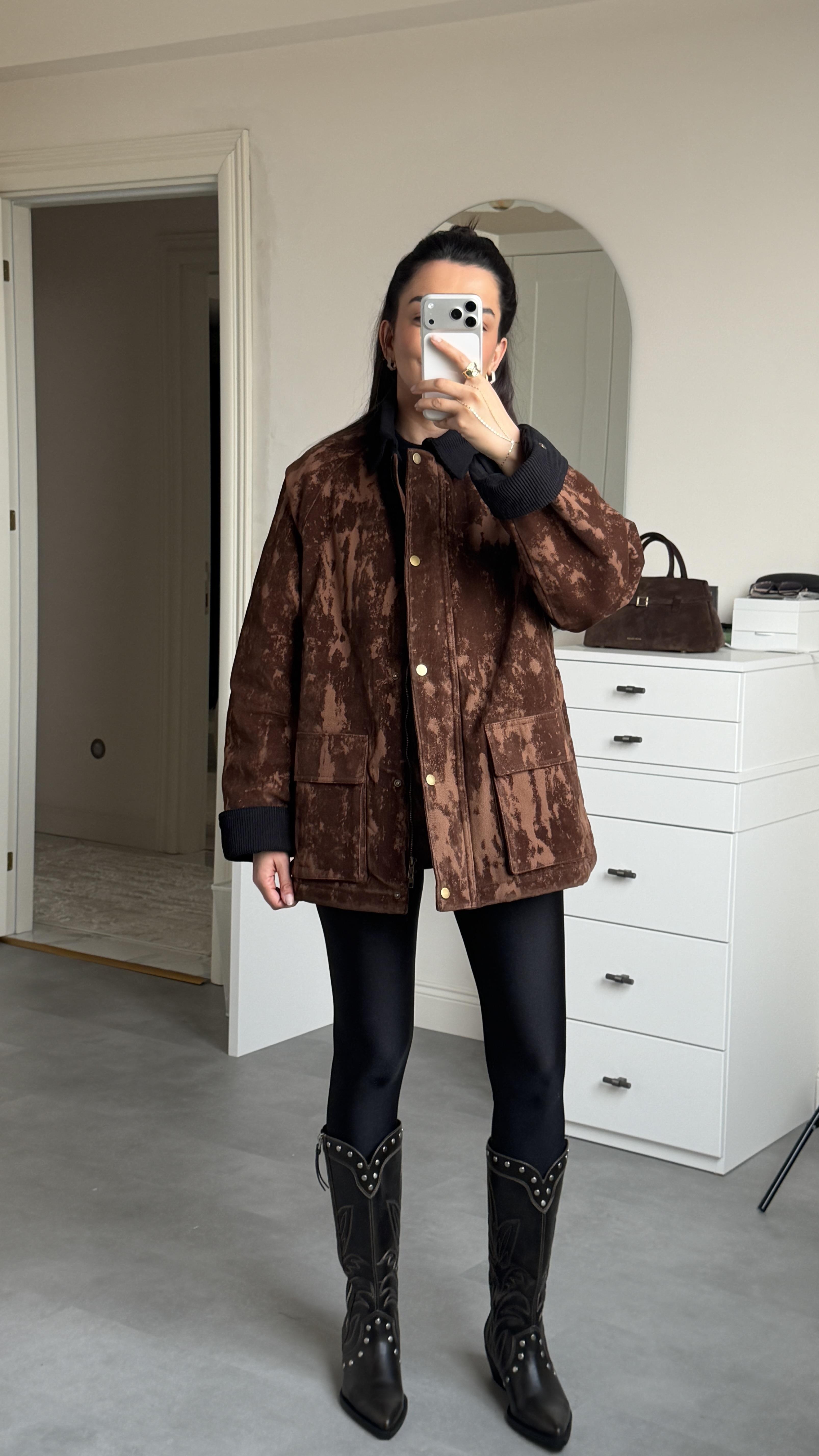 Kadife Yakalı Dokulu Mont 