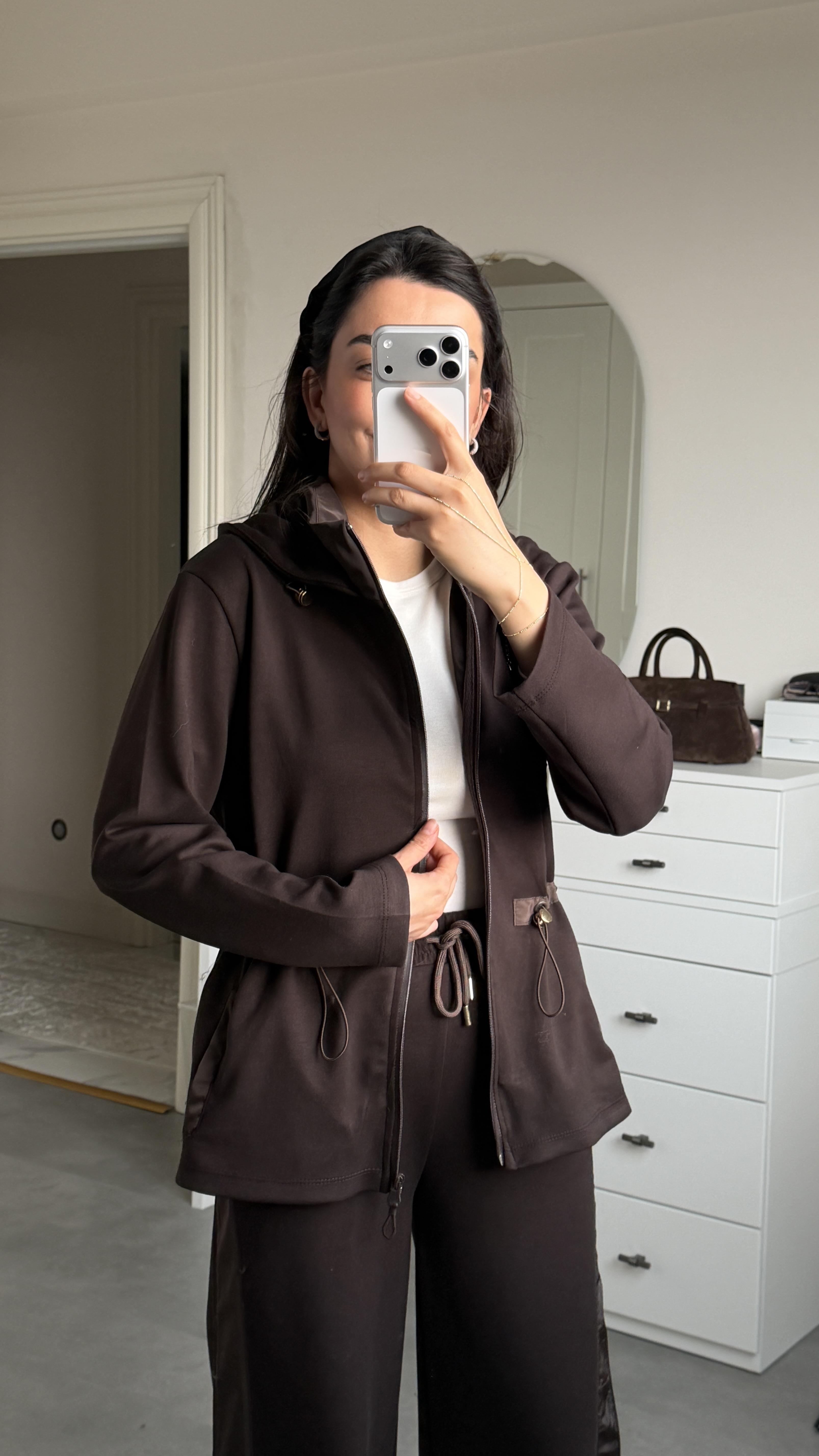 Kapitone Detaylı Kahve Takım