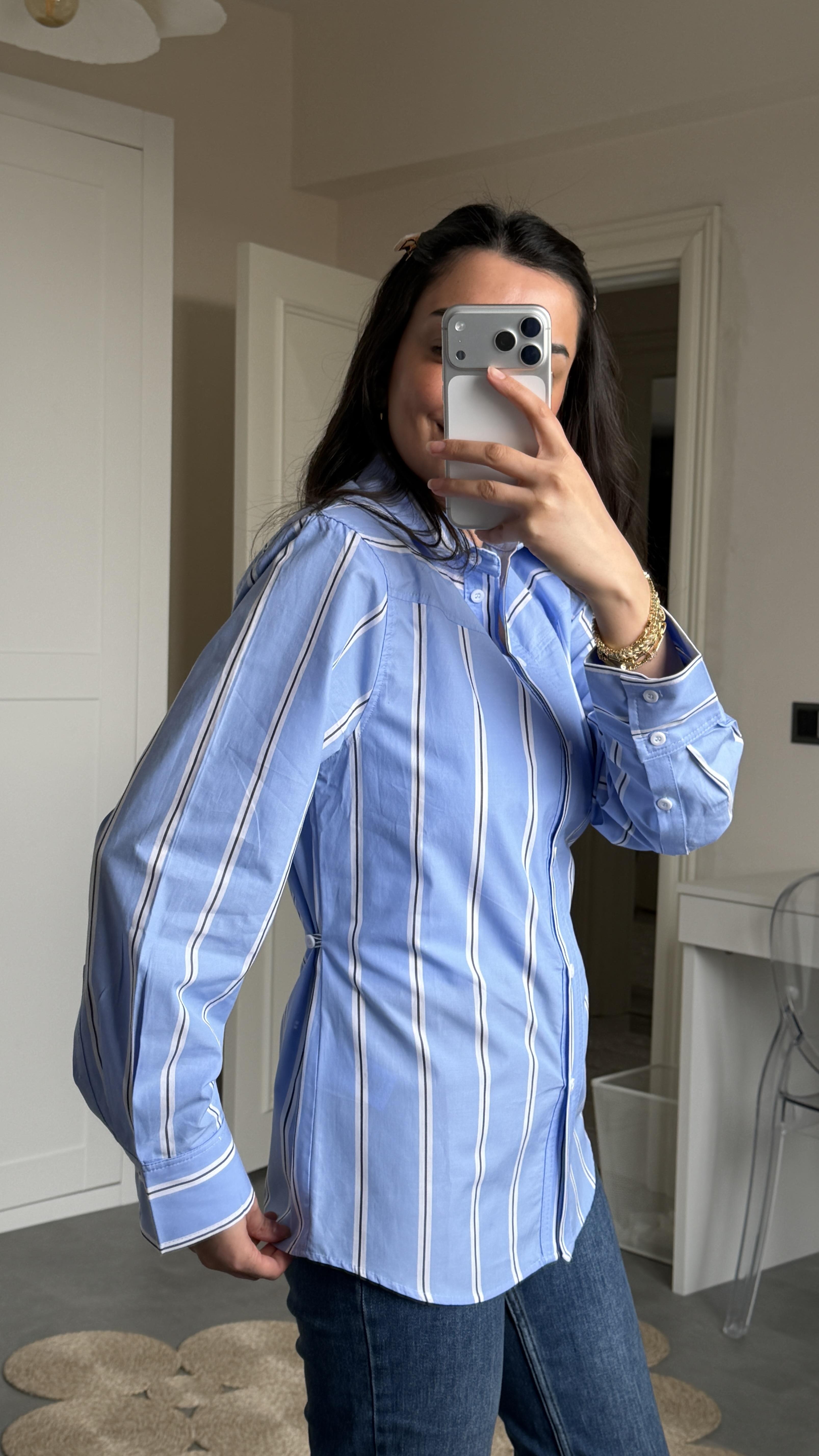 Mavi Çizgili Belden Oturtmalı Gömlek