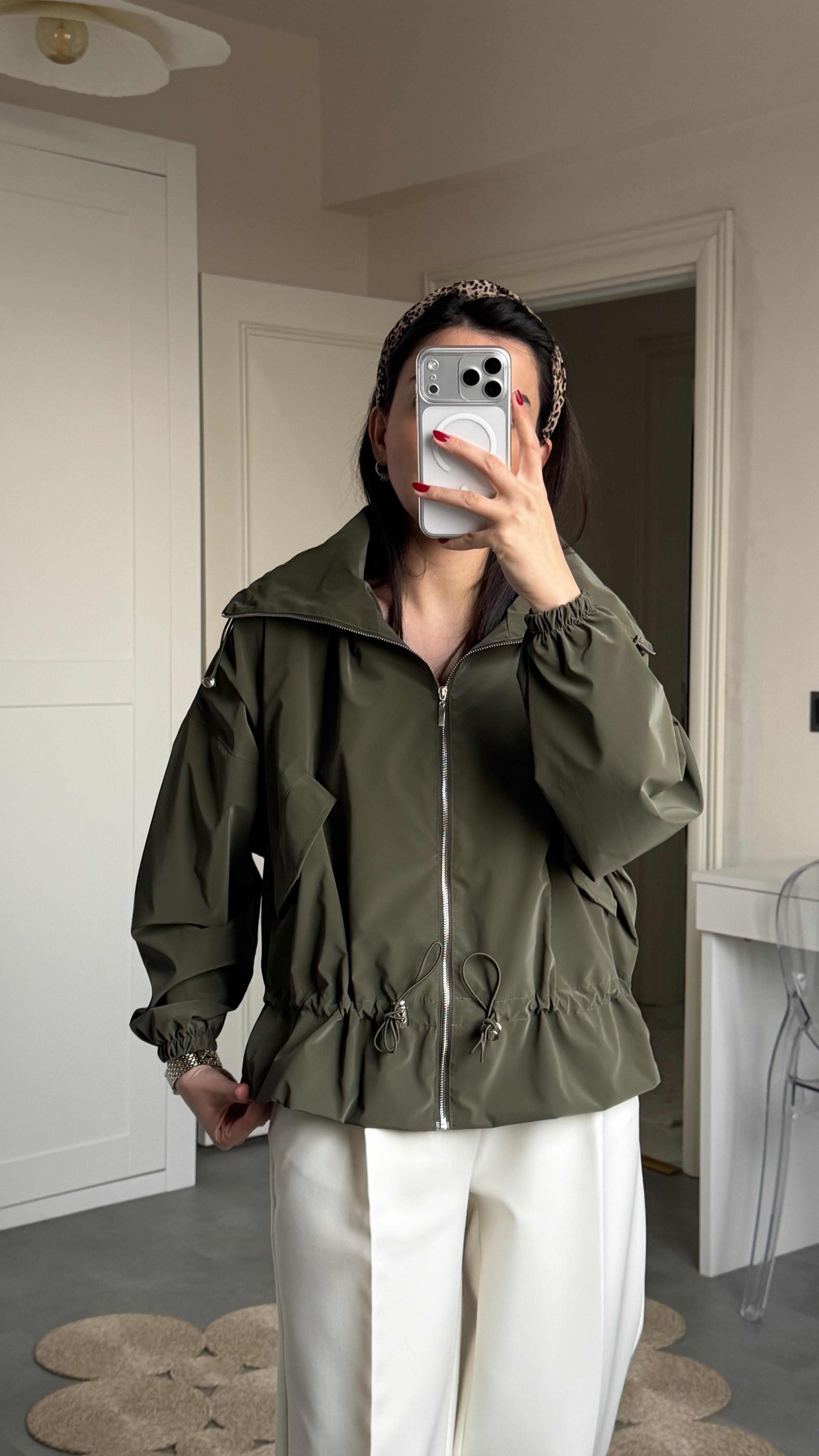 Parlak Yağmurluk Trenç - Haki 