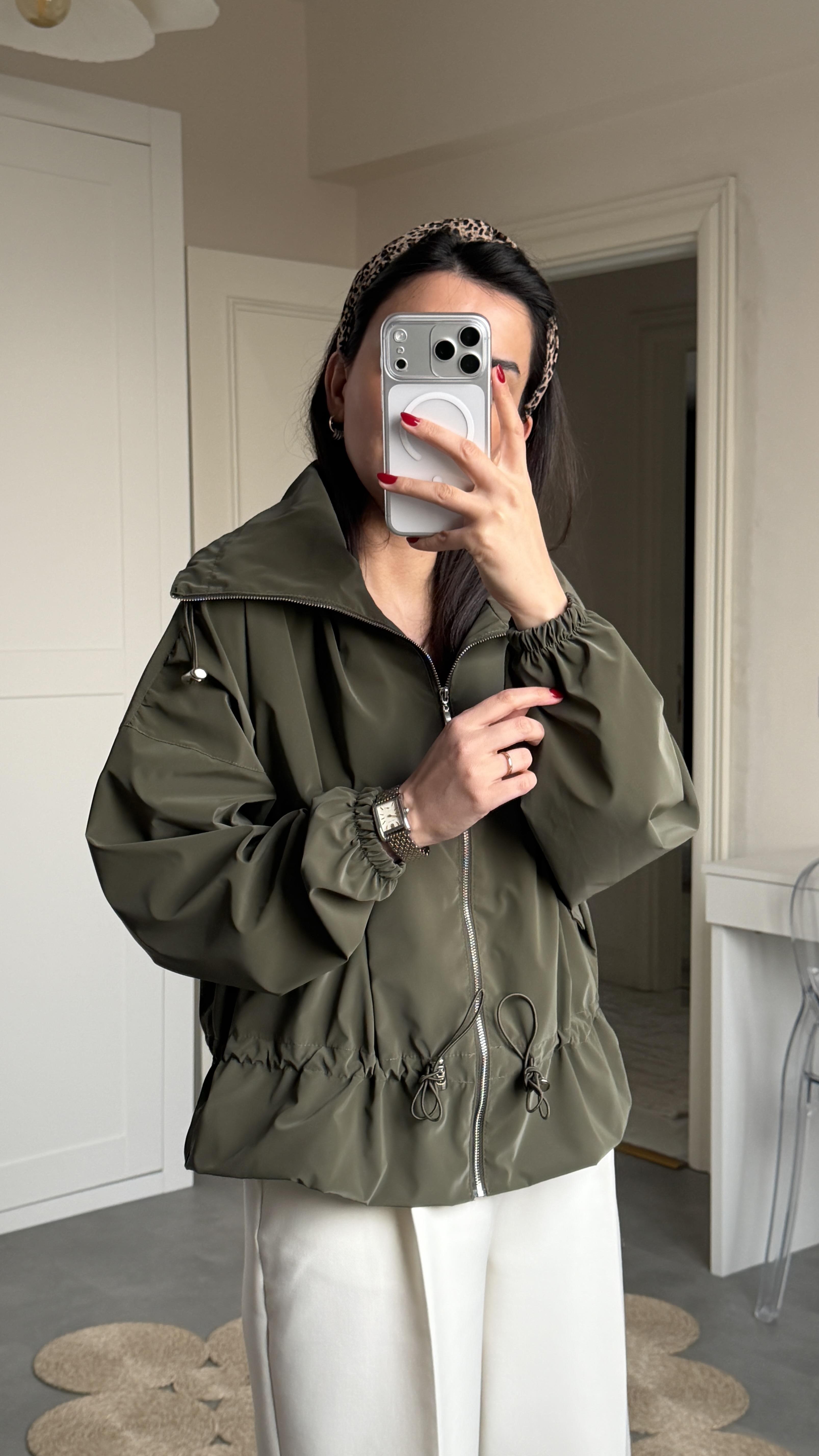 Parlak Yağmurluk Trenç - Haki 