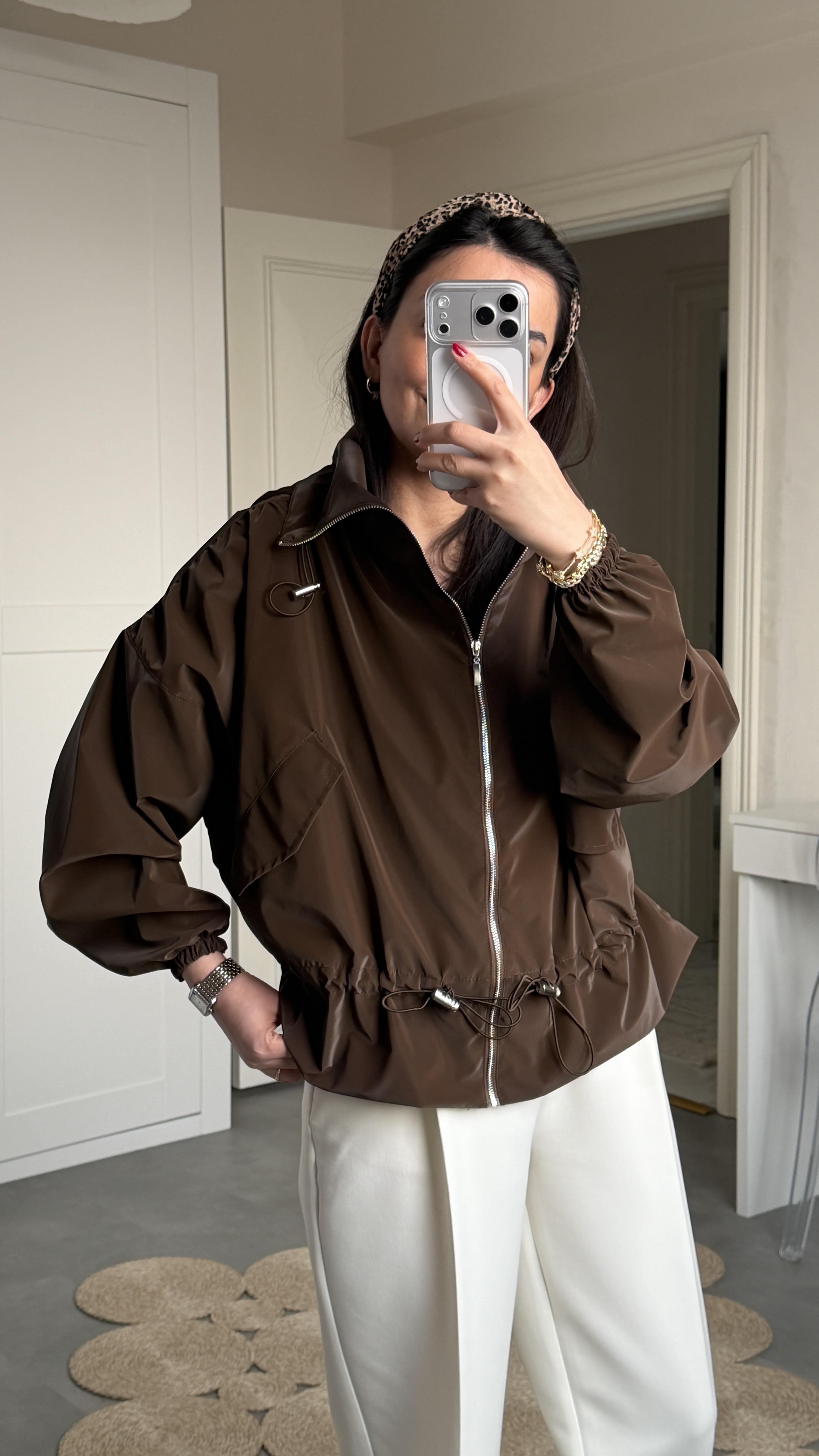 Parlak Yağmurluk Trenç - Kahve 