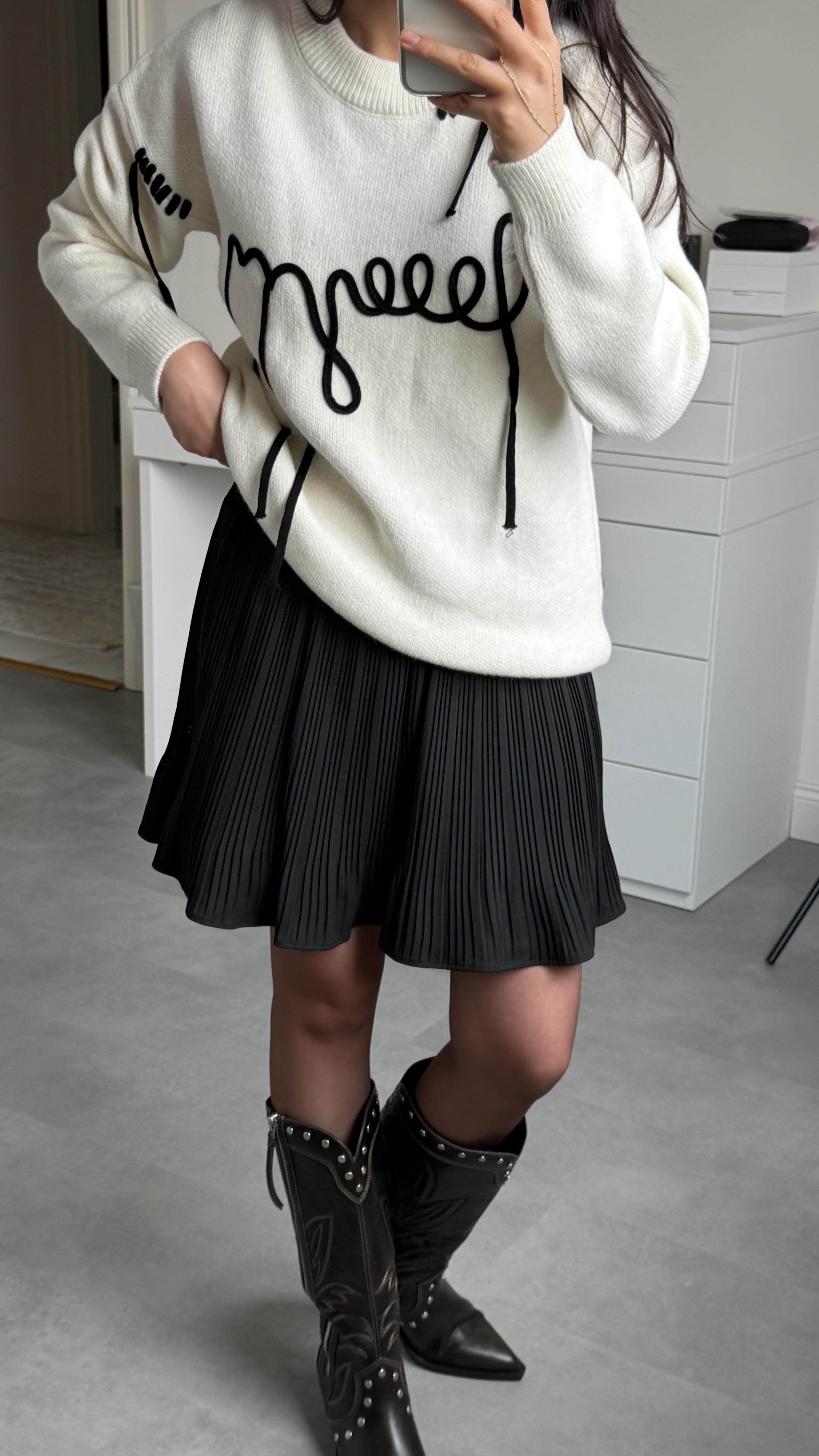 Piliseli Şortlu Siyah Etek