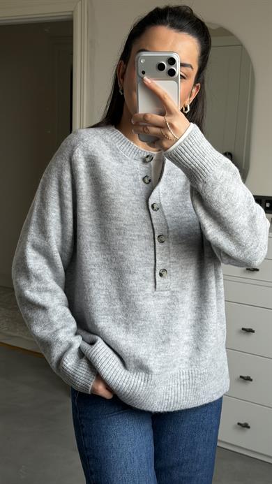 Bol Düğmeli Bisiklet Yaka Kazak - Gri