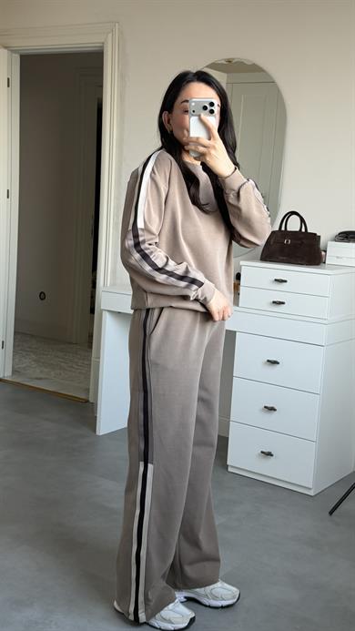 Çizgi Detaylı Premium Takım - Bej