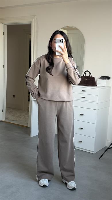 Çizgi Detaylı Premium Takım - Bej