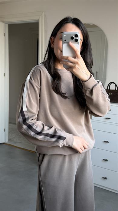 Çizgi Detaylı Premium Takım - Bej