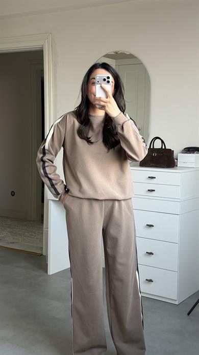 Çizgi Detaylı Premium Takım - Bej