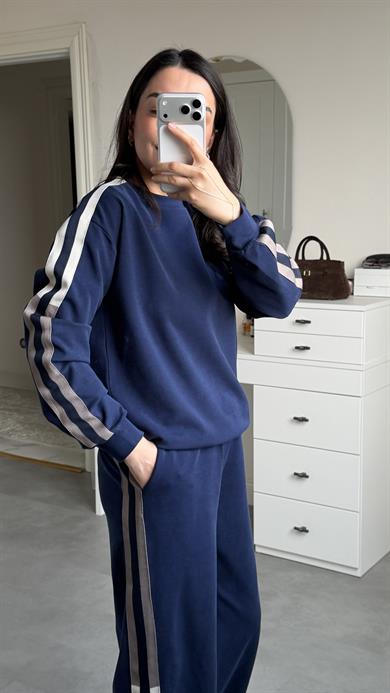 Çizgi Detaylı Premium Takım - Laci