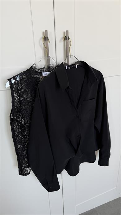 Dantel Detaylı Siyah Gömlek