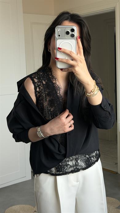 Dantel Detaylı Siyah Gömlek
