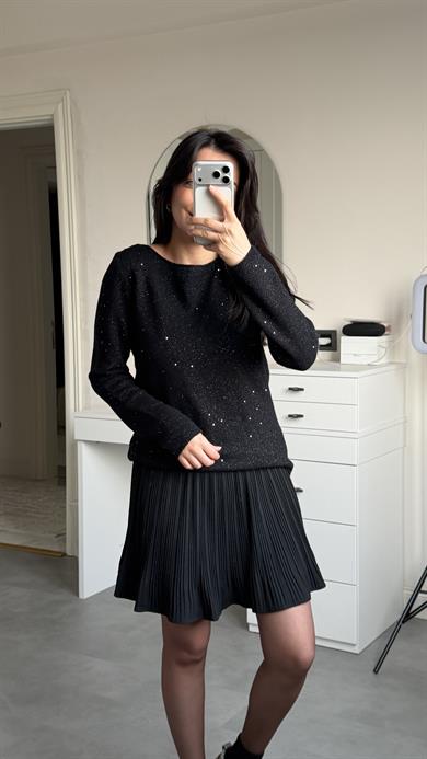 Dilvin Pullu Siyah Kazak 