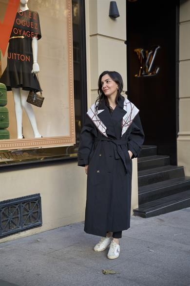 Fular Detaylı Trençkot - Siyah 