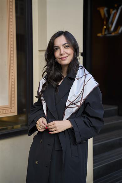 Fular Detaylı Trençkot - Siyah 