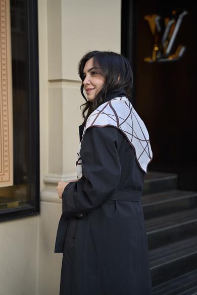 Fular Detaylı Trençkot - Siyah 