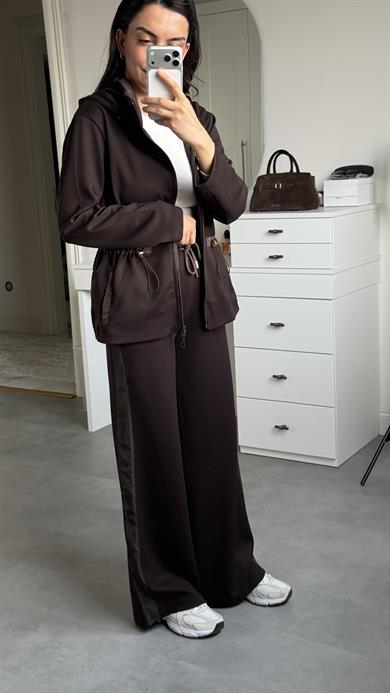 Kapitone Detaylı Kahve Takım