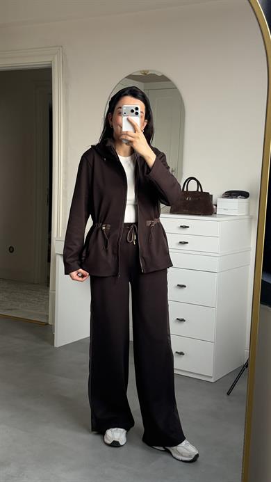 Kapitone Detaylı Kahve Takım