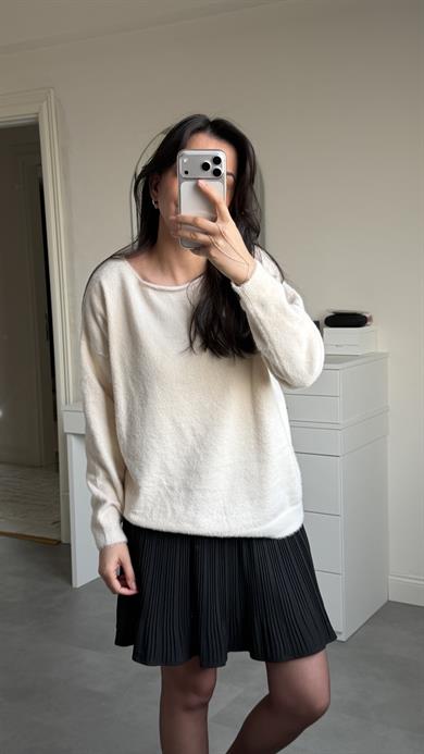 Kayık Yaka Yumoş Kazak - Ebru