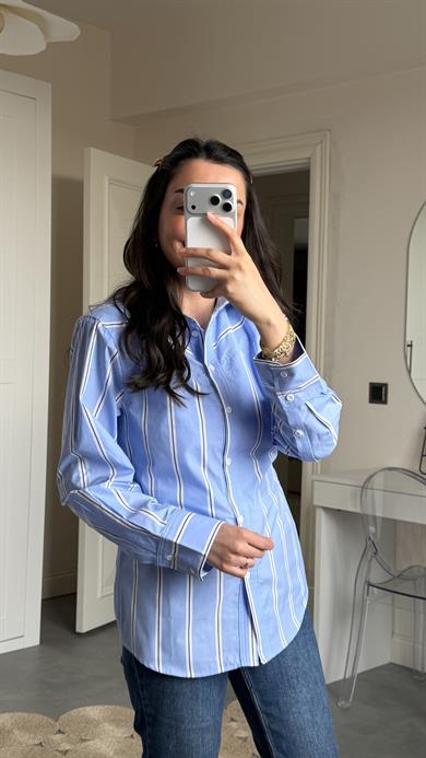 Mavi Çizgili Belden Oturtmalı Gömlek