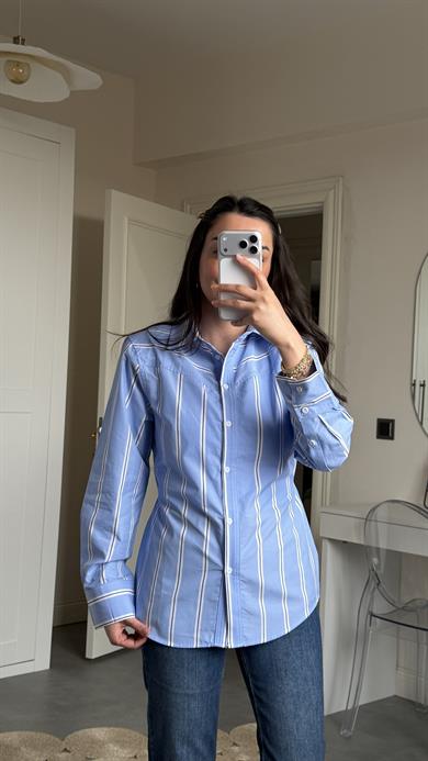 Mavi Çizgili Belden Oturtmalı Gömlek