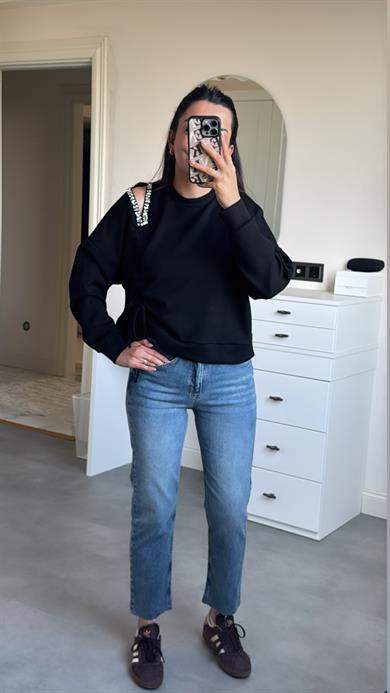 Omzu Taşlı Sweat - Siyah
