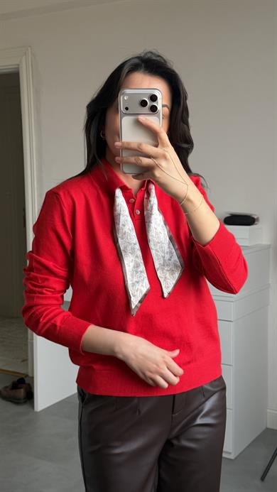 Polo Yaka Fularlı Kazak - Kırmızı