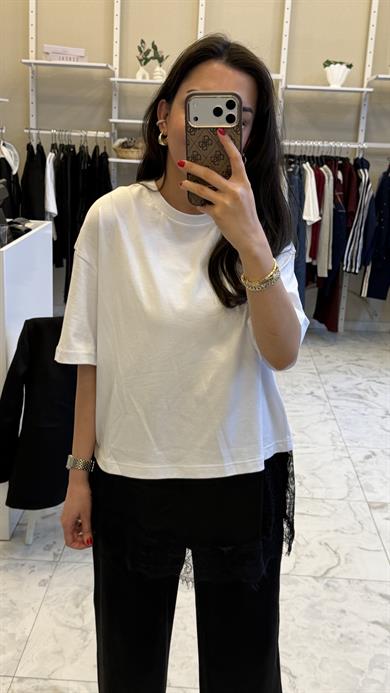 Siyah Dantelli Beyaz Tshirt