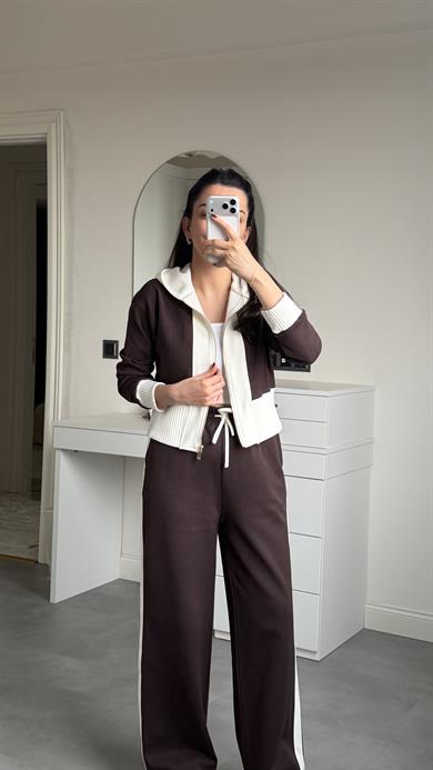 Triko Detaylı Takım - Kahverengi