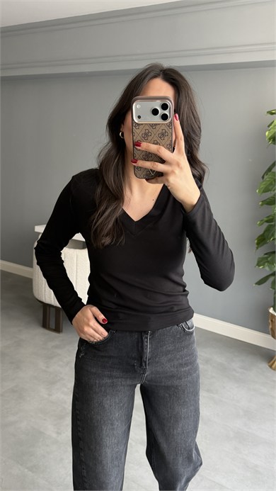V Yaka Parmak Geçirmeli Body - Siyah