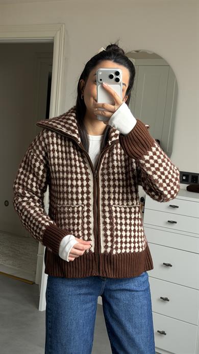 Yumoş Kareli Hırka - Kahve 