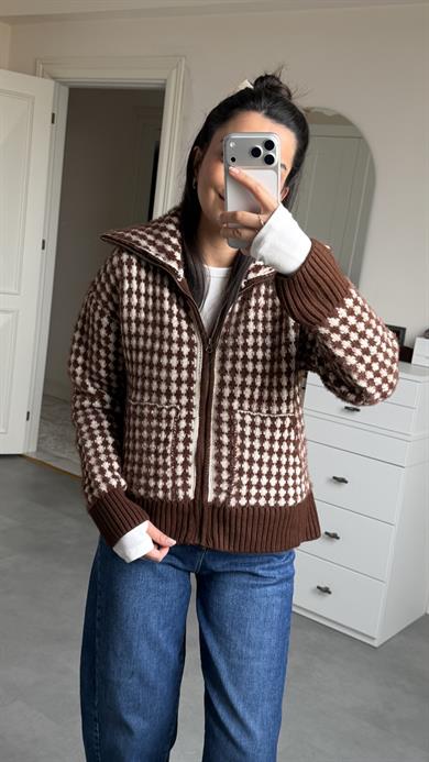 Yumoş Kareli Hırka - Kahve 