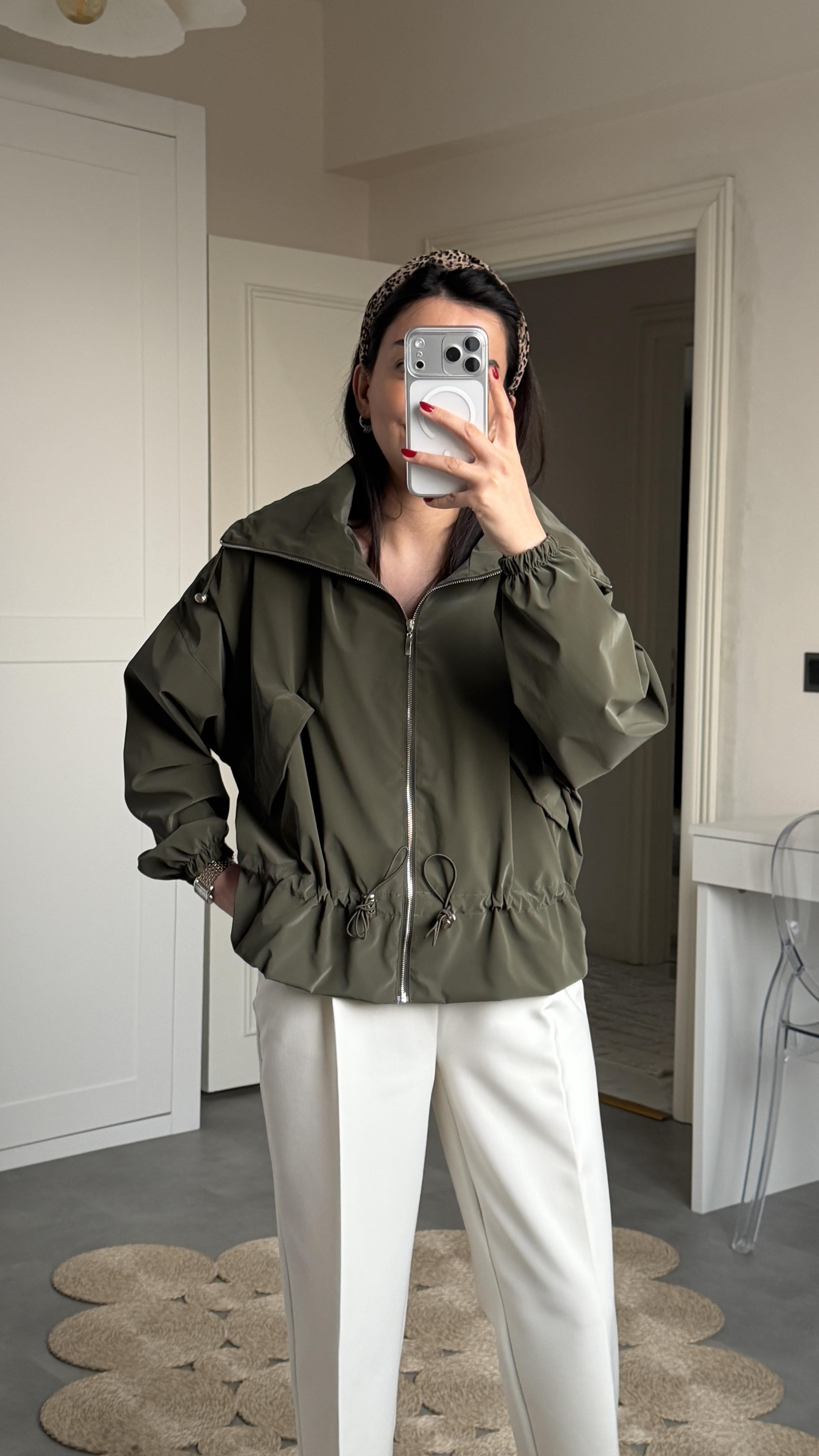 Parlak Yağmurluk Trenç - Haki 