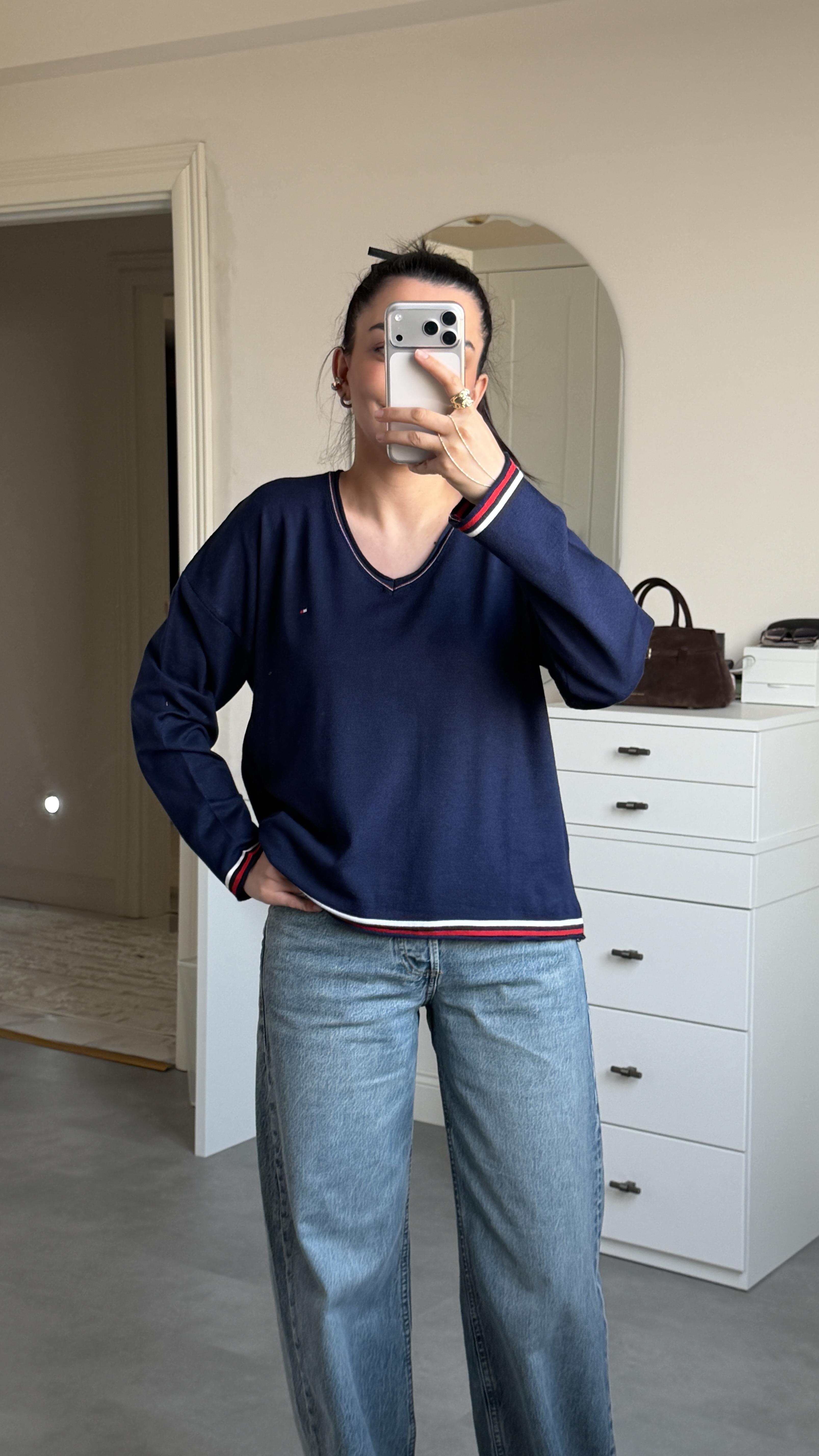 Tmmy V Yaka Triko - Laci