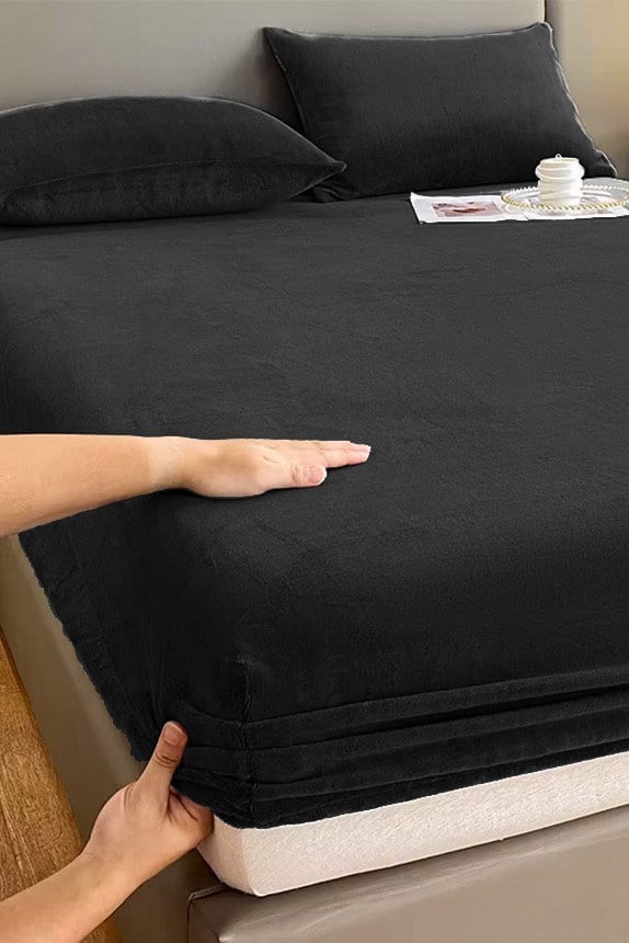 Kadife Kumaş Battal Çift Kişilik Fitted Lastikli Çarşaf Takımı 180x200+30 cm