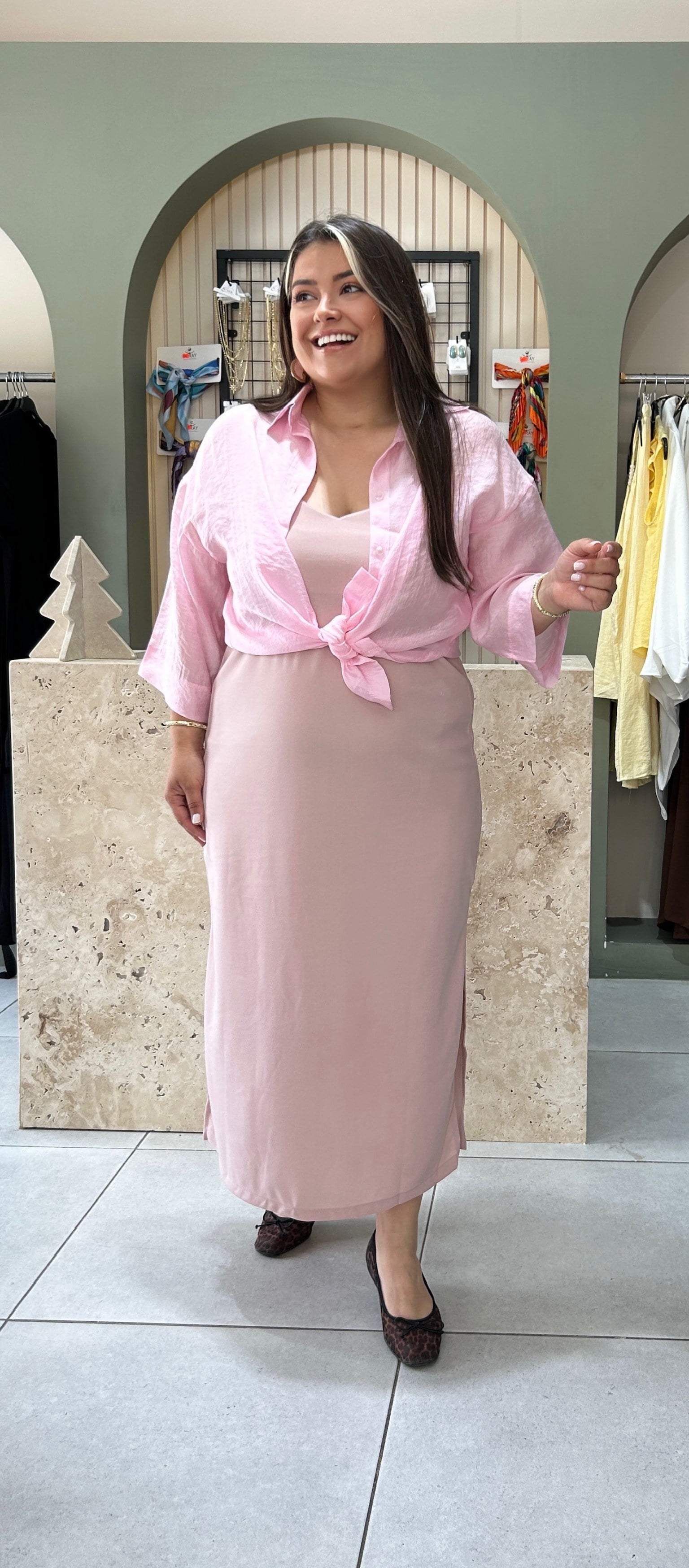1134-Pembe Organze Gömlek