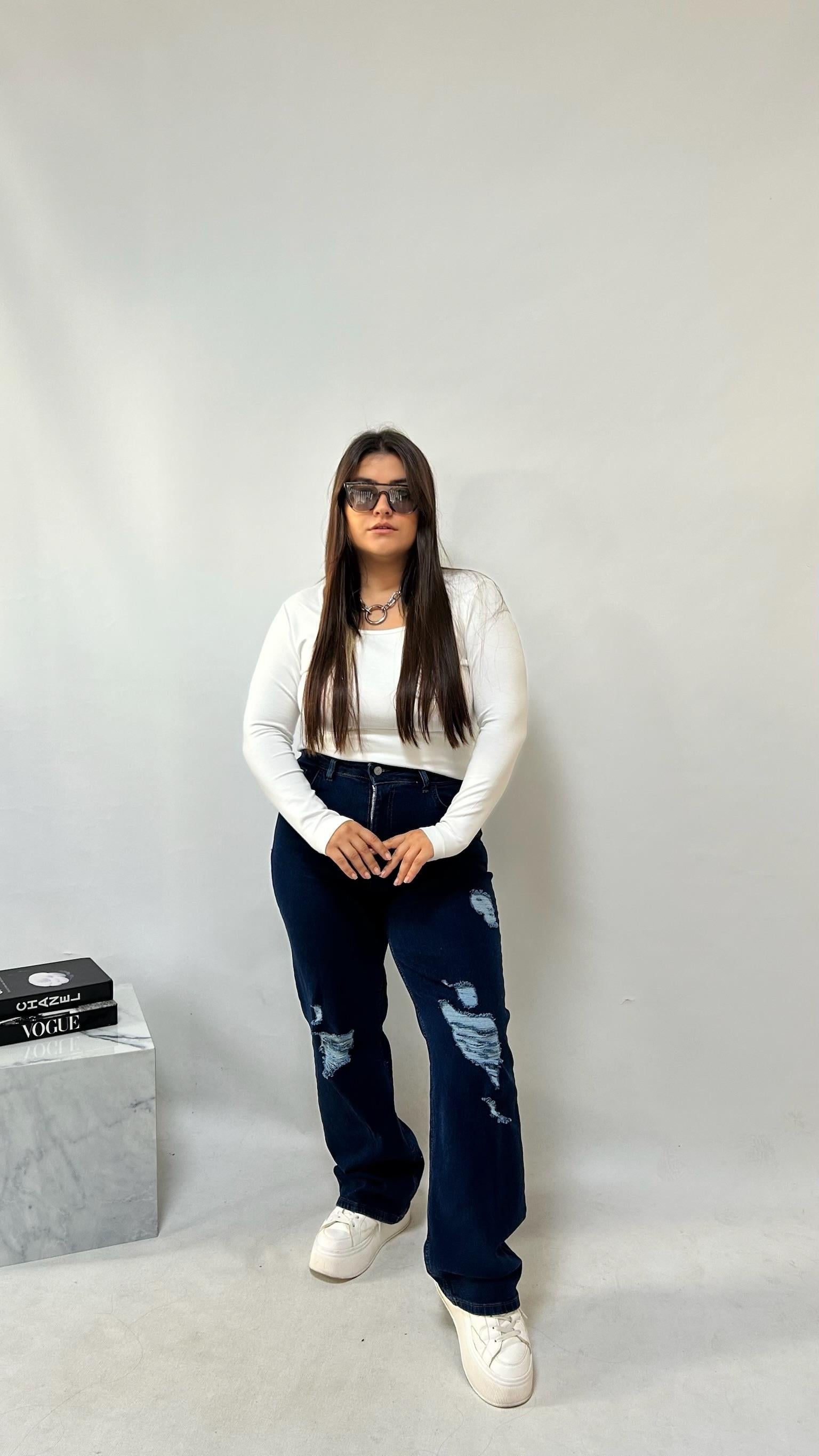 Beyaz Kare Yaka Modal Kumaş Bluz 