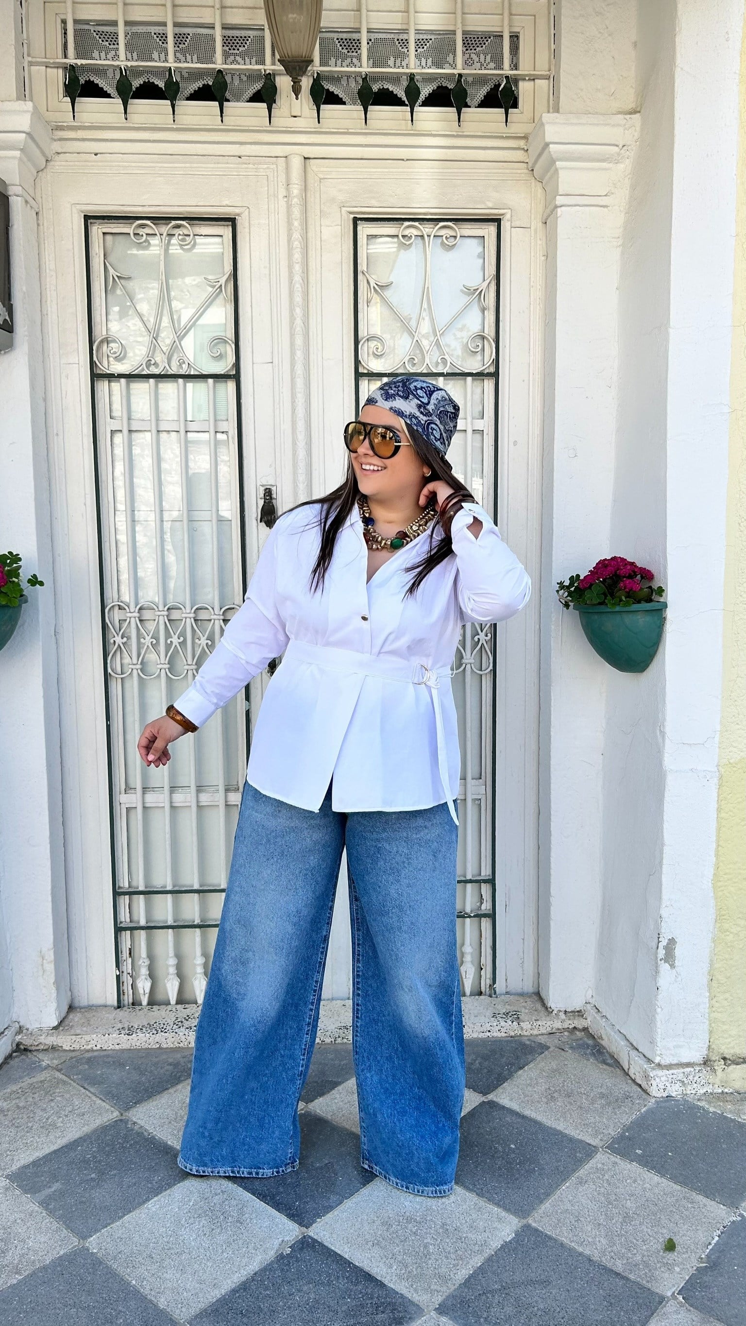 Beyaz  Kemerli Poplin Gömlek