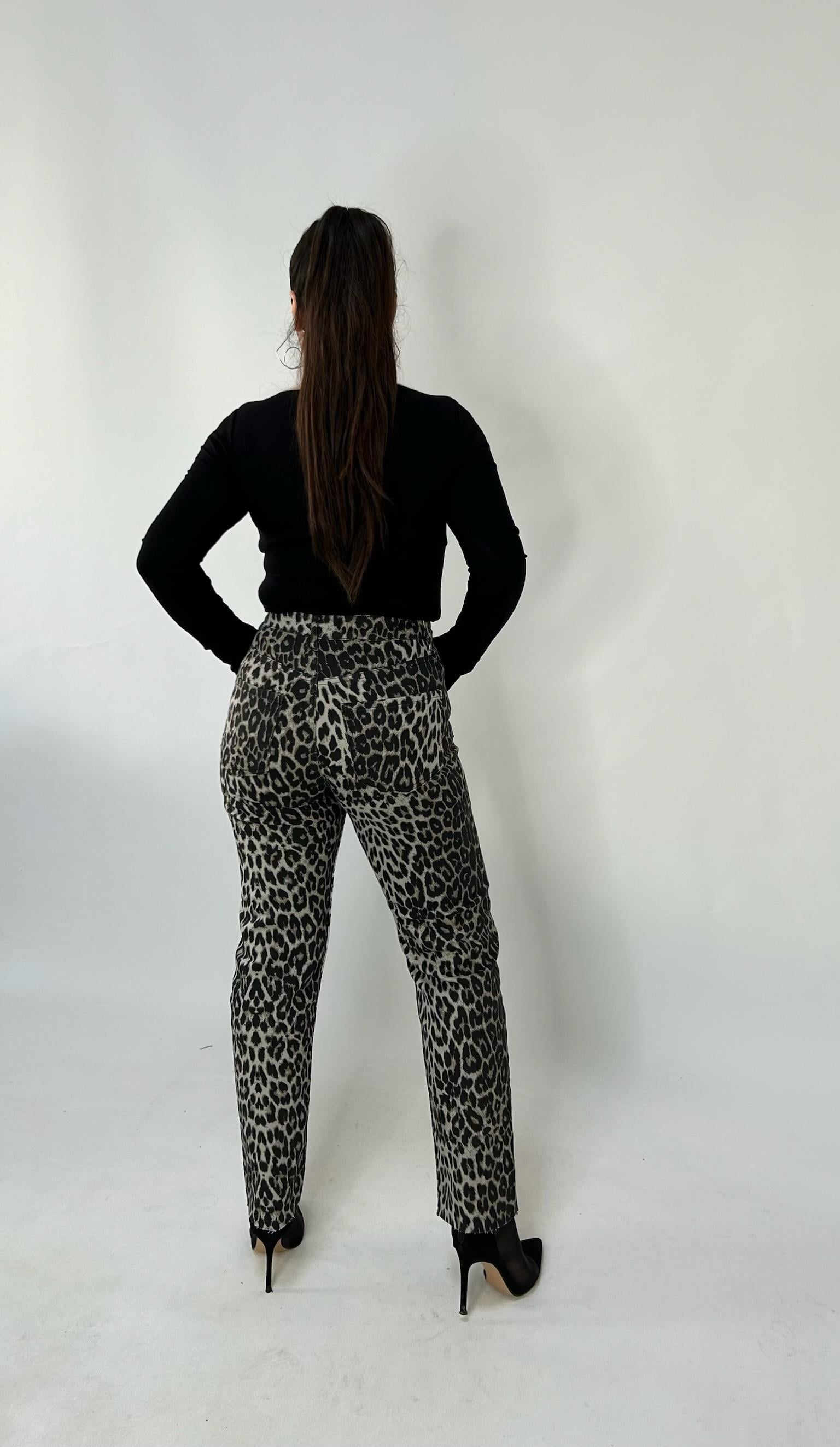 Leopar Boru Paça Jean