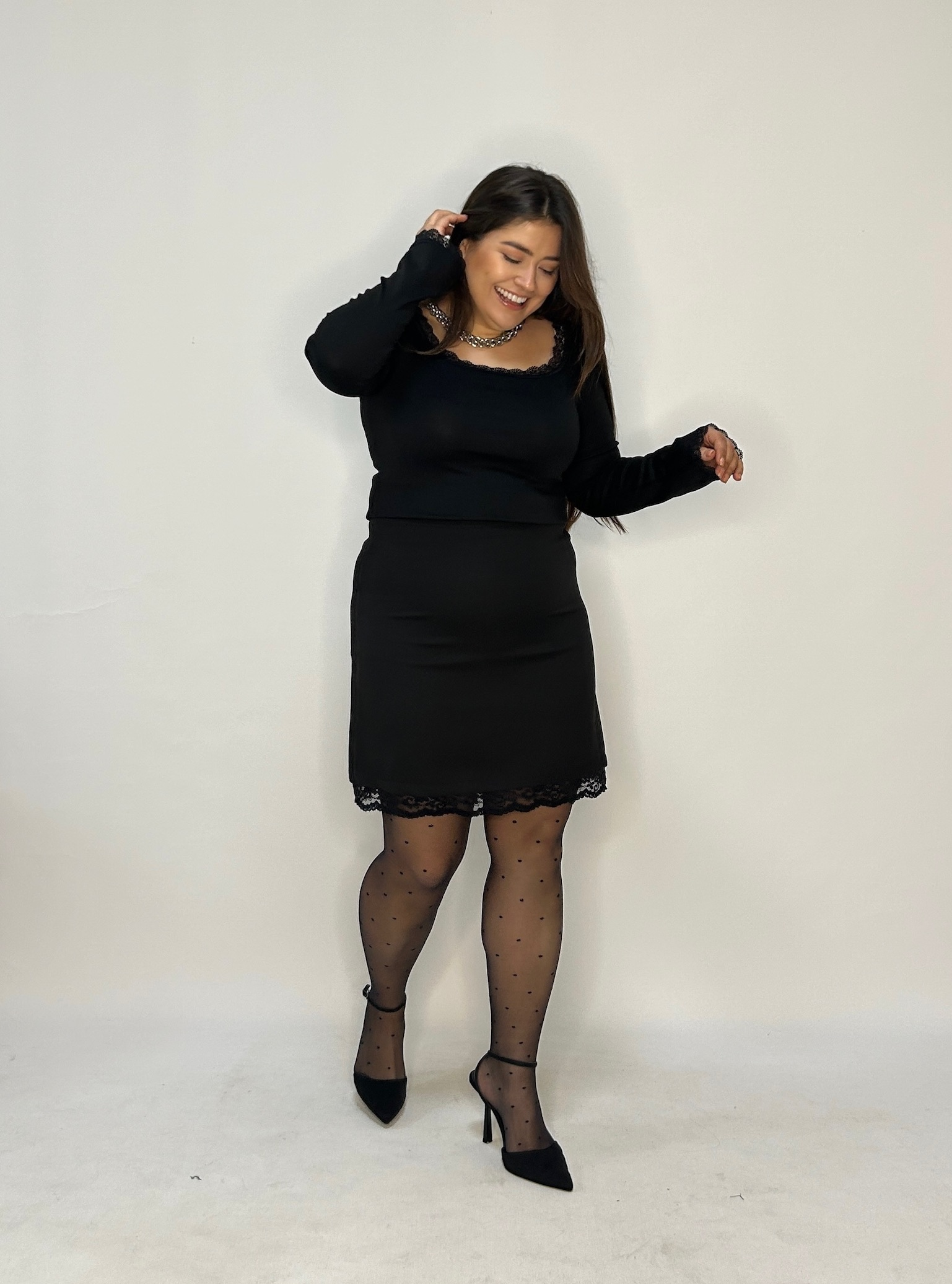 Siyah Dantel Detaylı Kare Yaka Modal Kumaş Bluz 