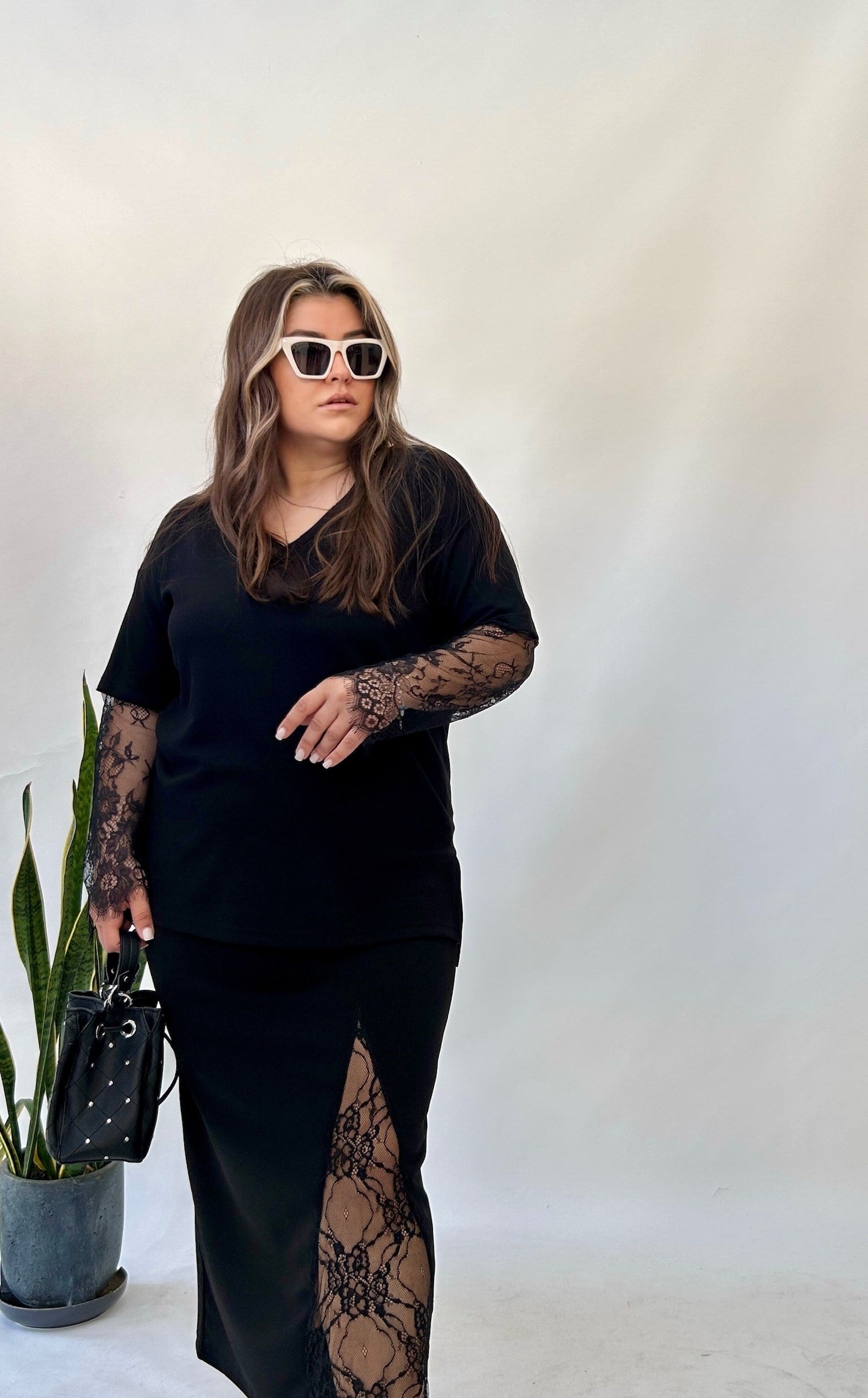 Siyah Kol Dantel Detaylı Bluz 