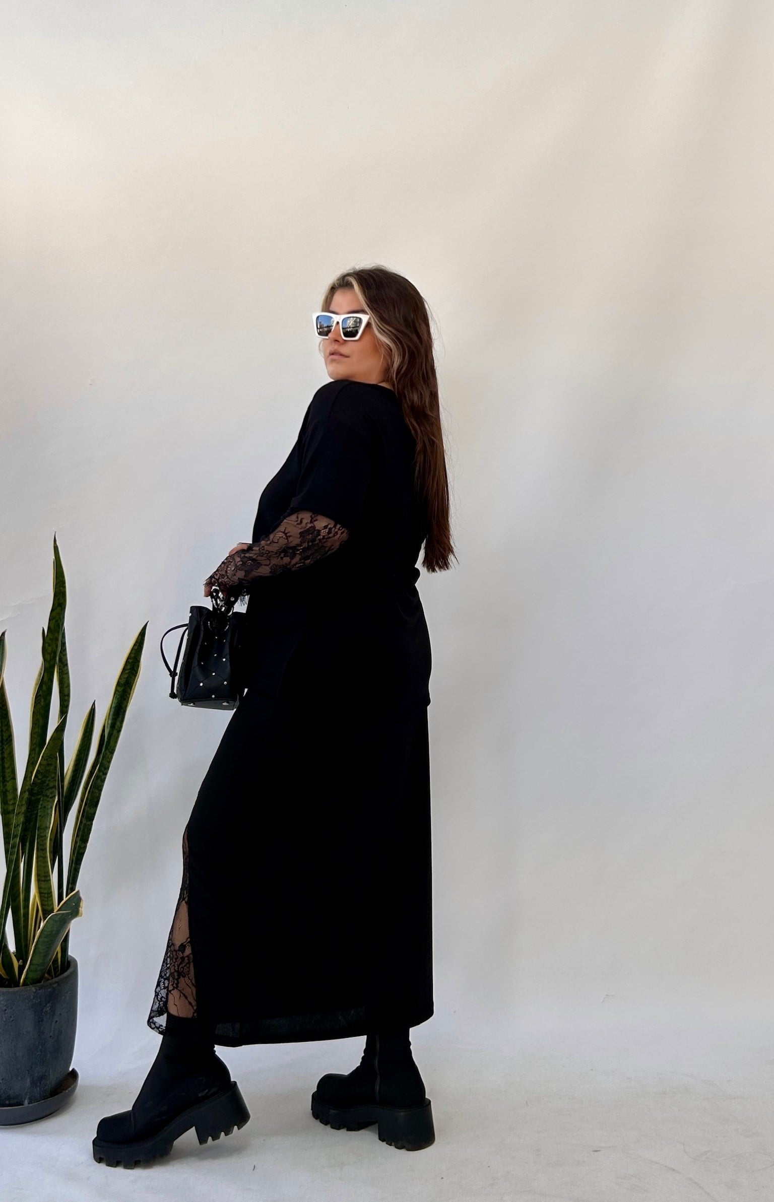 Siyah Kol Dantel Detaylı Bluz 