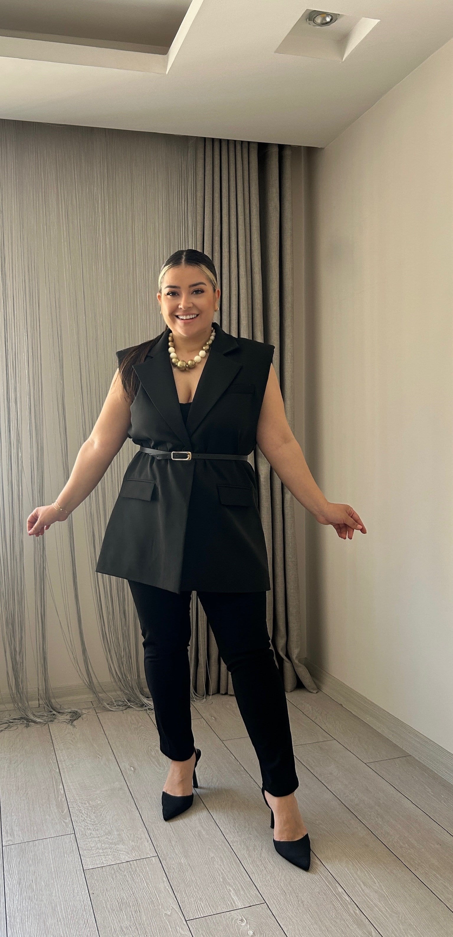 Siyah Vatkalı Blazer Yelek