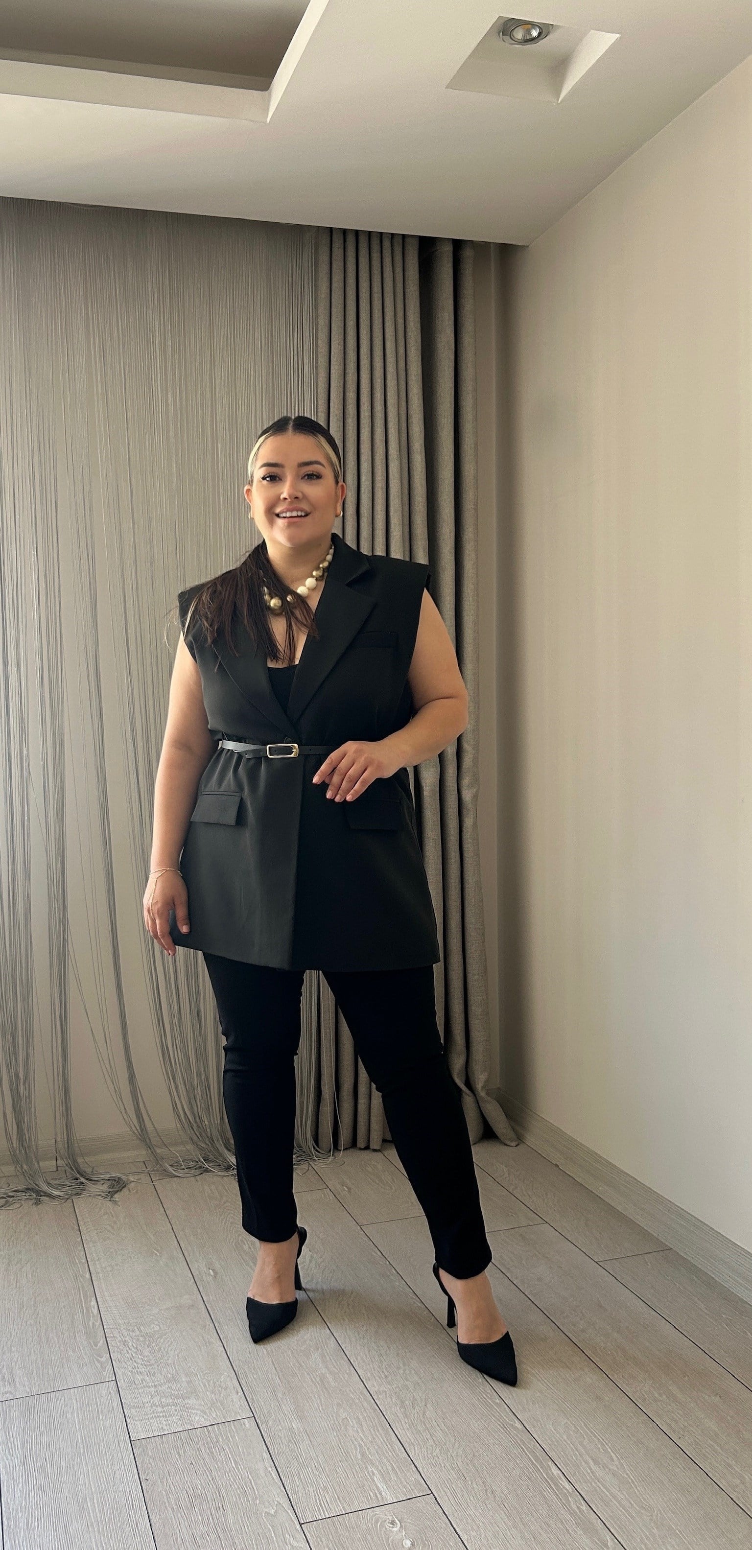 Siyah Vatkalı Blazer Yelek