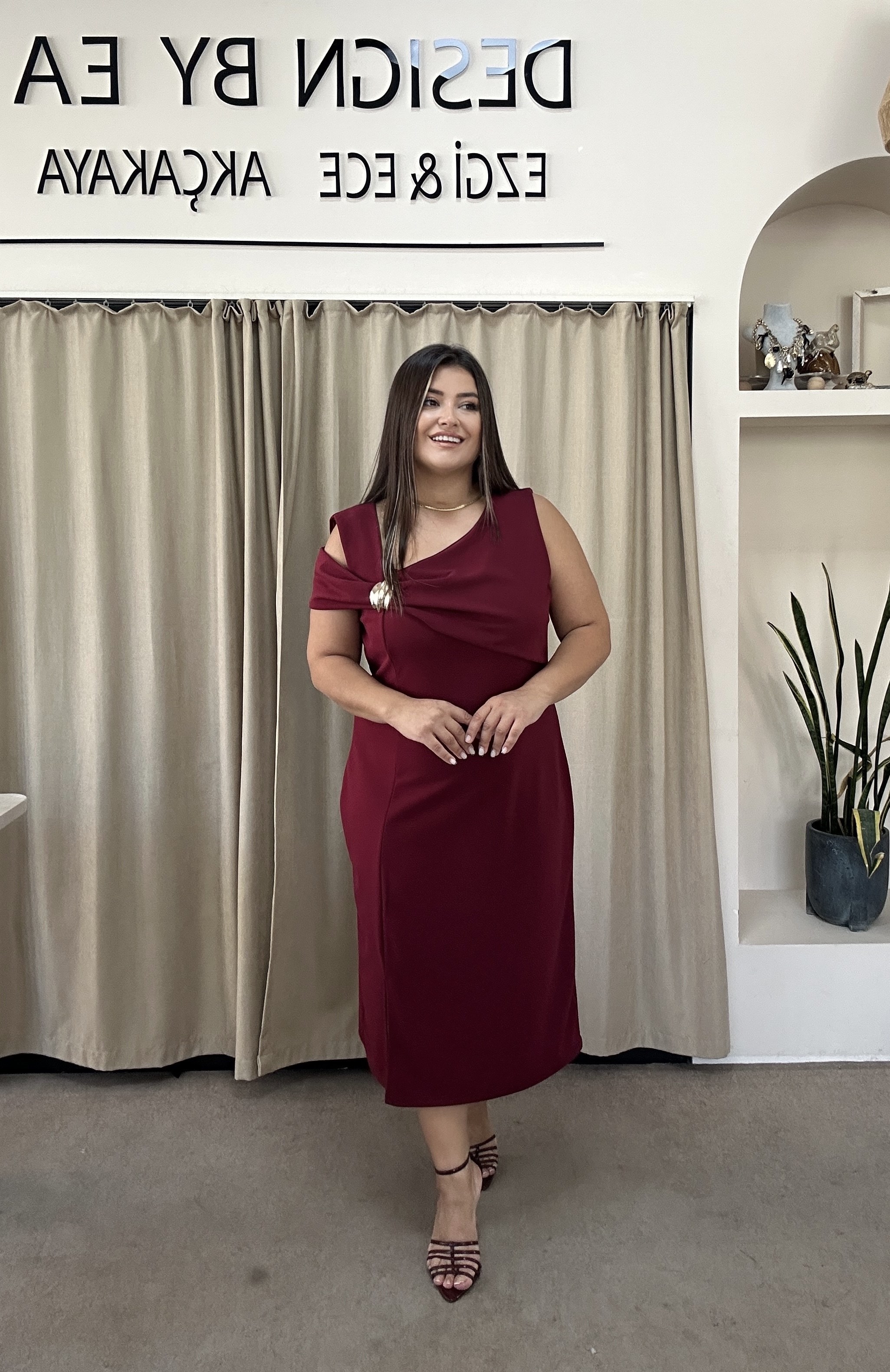 TRV07-Bordo Omuz Dekolte Detaylı Elbise