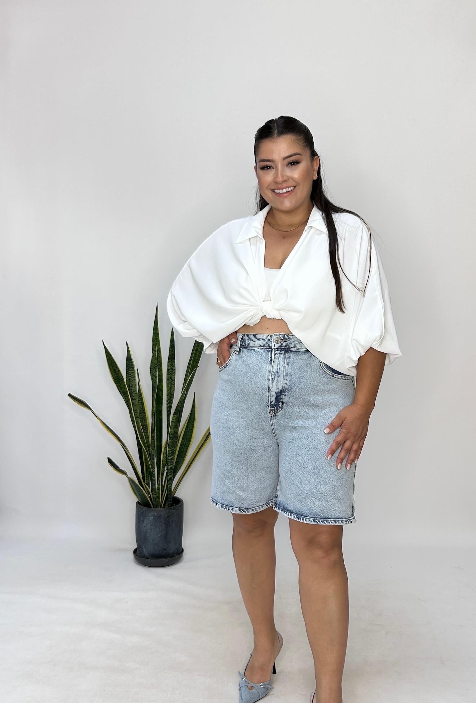 Yıkamalı Likralı Denim Şort