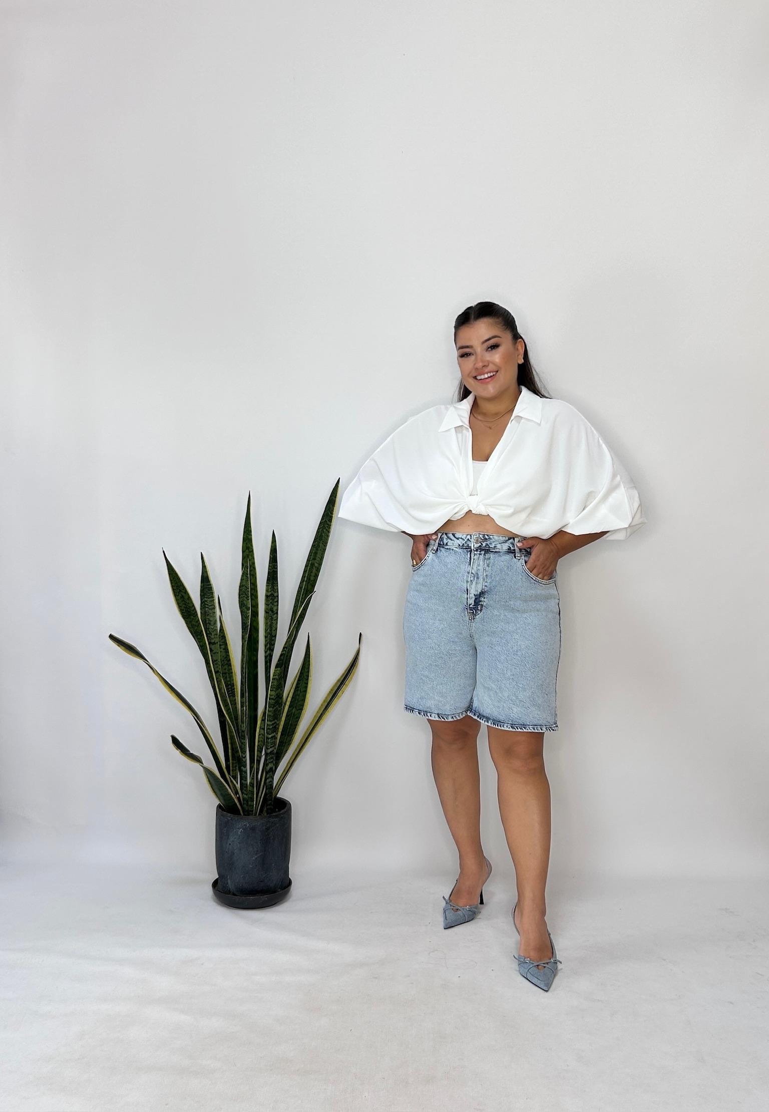 Yıkamalı Likralı Denim Şort