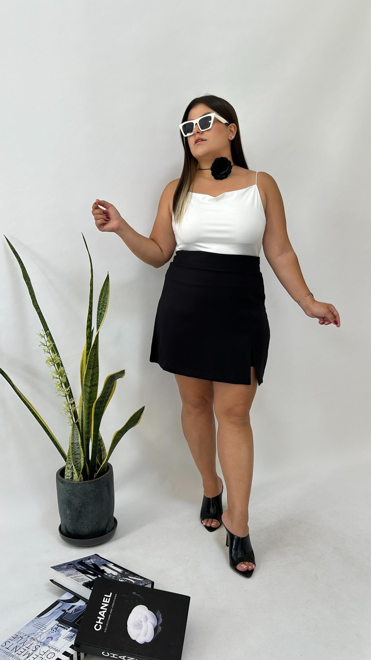 Yırtmaçlı Şort Etek 