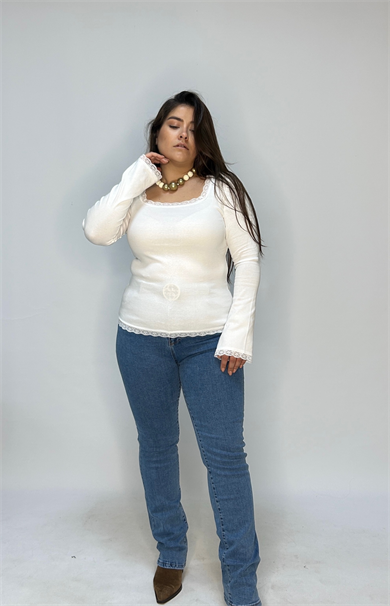 Beyaz Dantel Detaylı Kare Yaka Modal Kumaş Bluz 