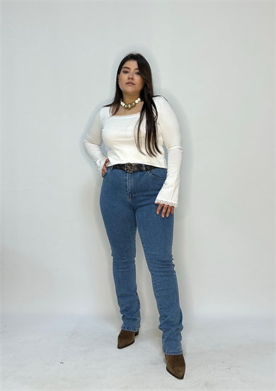 Beyaz Dantel Detaylı Kare Yaka Modal Kumaş Bluz 