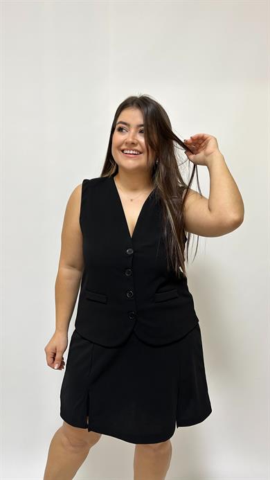 Çift Yırtmaçlı Siyah Şort Etek